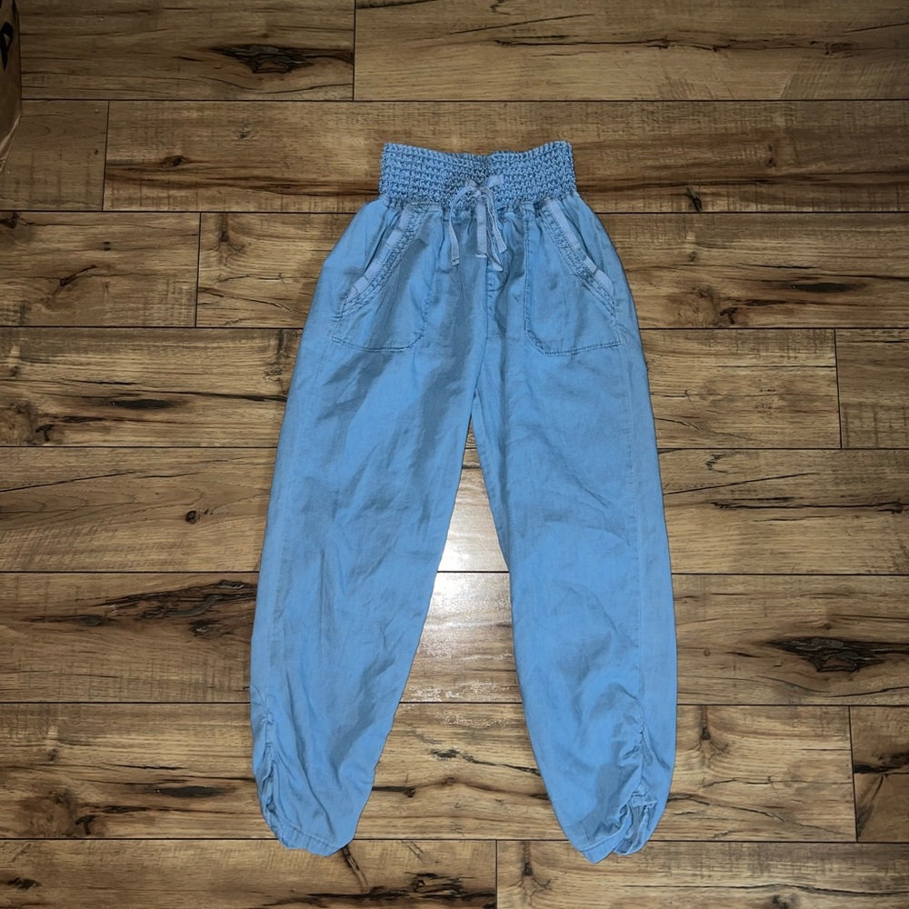 blue pants